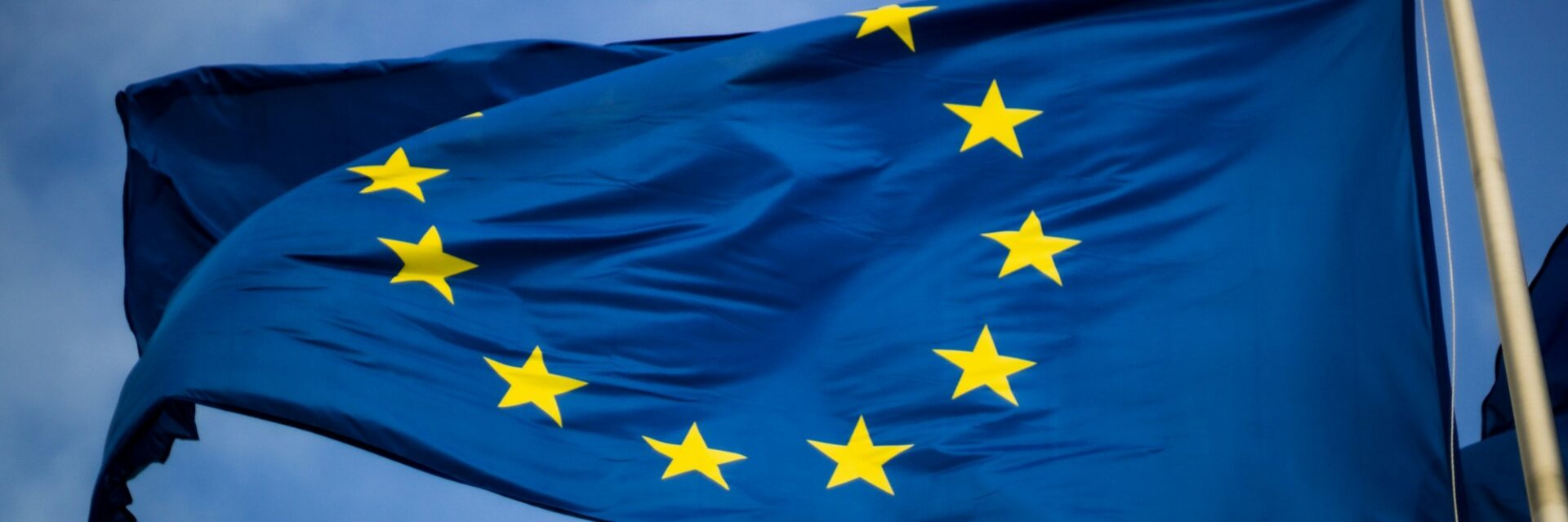 Beitragsbild Blogartikel eIDAS 2.0 - europäische Fahne